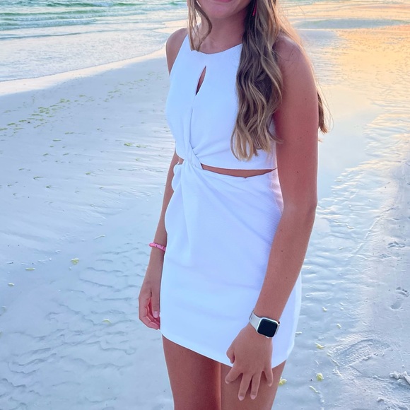 White dress with side cut outs & middle opening - Picture 2 of 2